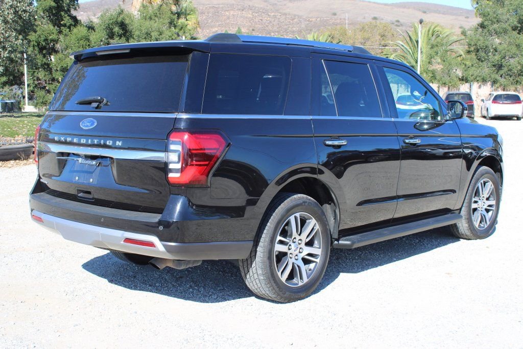 Used 2024 Ford Expedition Limited image 4