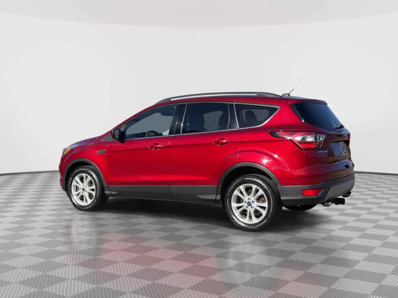 Used 2017 Ford Escape SE w/ Equipment Group 201A AWD/4WD image 6