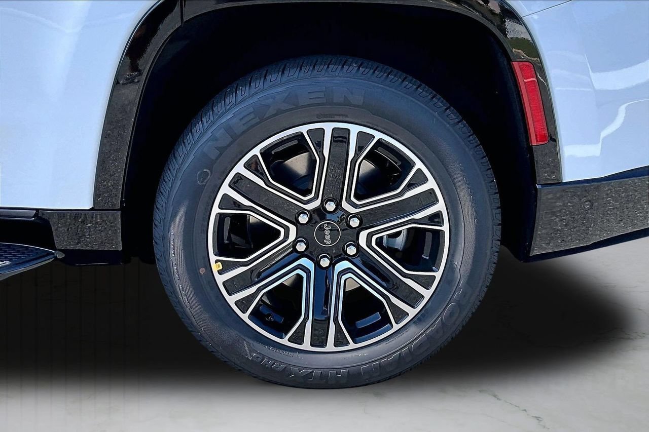 New 2026 Jeep Grand Wagoneer 4WD image 35
