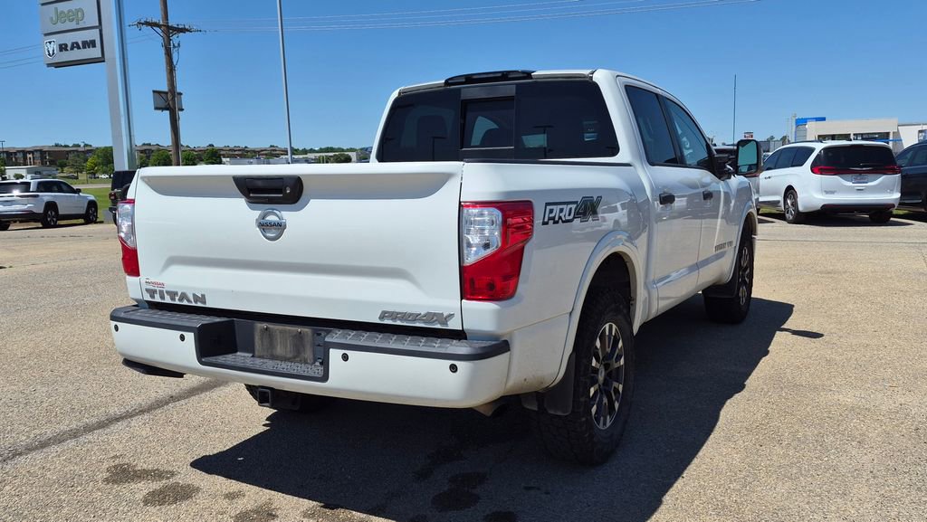 Used 2018 Nissan Titan PRO-4X w/ Pro-4x Convenience Package AWD/4WD image 3