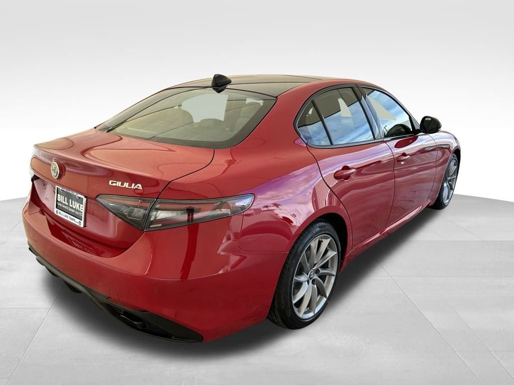 New 2025 Alfa Romeo Giulia w/ Driving Assist Package image 7