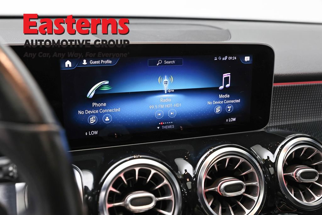 Used 2021 Mercedes-Benz GLB 250 4MATIC w/ Premium Package image 18