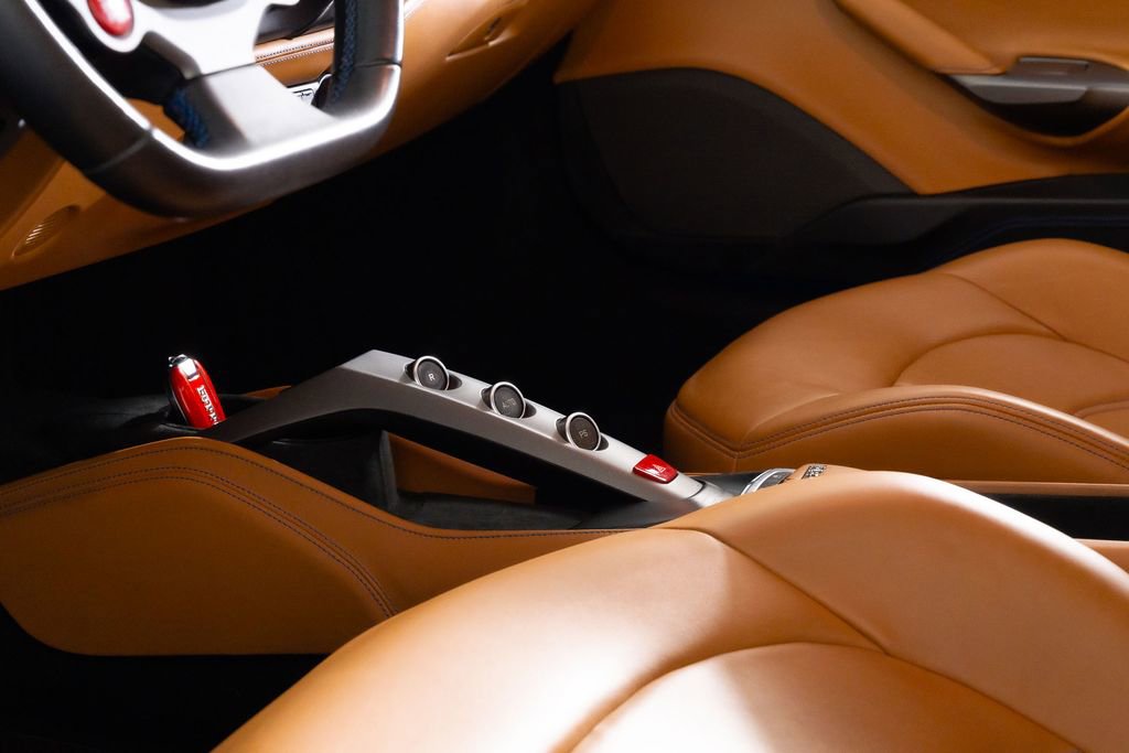 Used 2018 Ferrari 488 GTB image 6