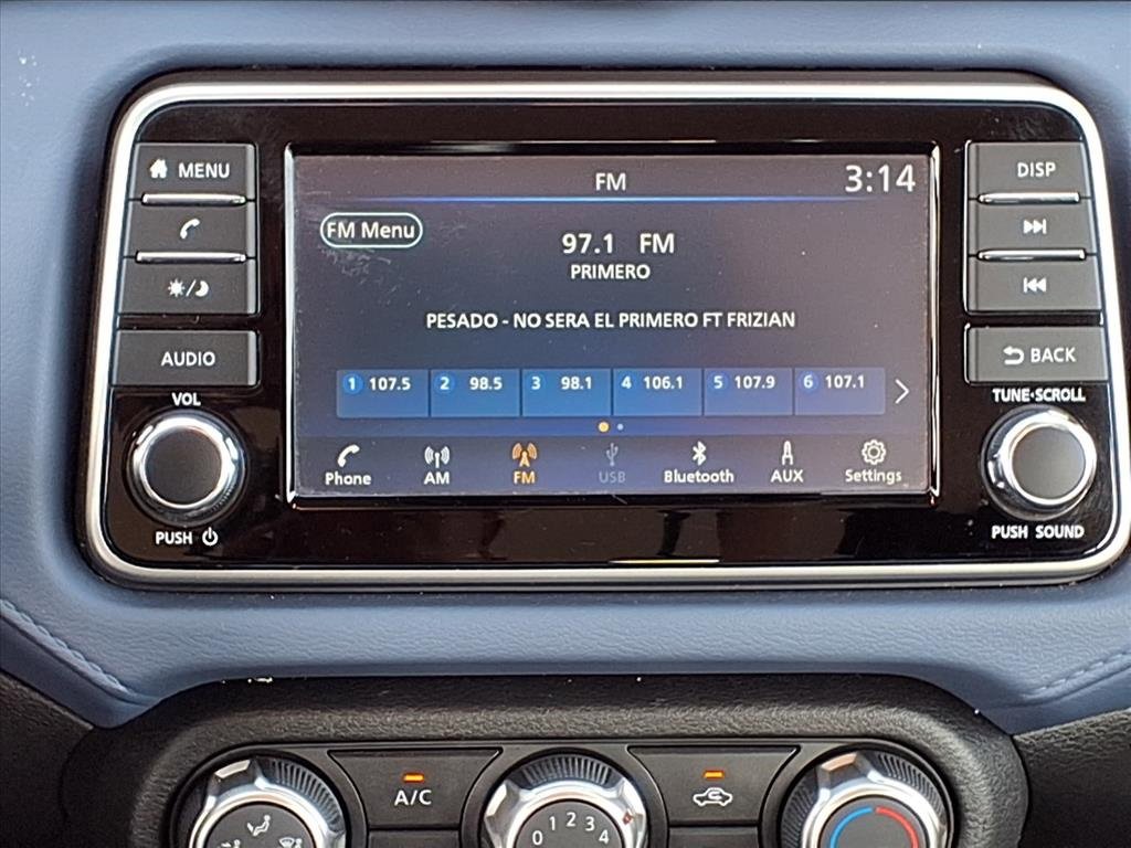 Used 2023 Nissan Versa SV image 14