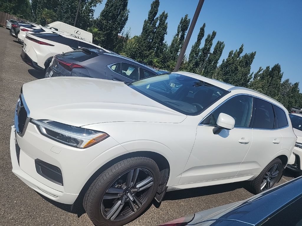 Used 2020 Volvo XC60 T5 Momentum