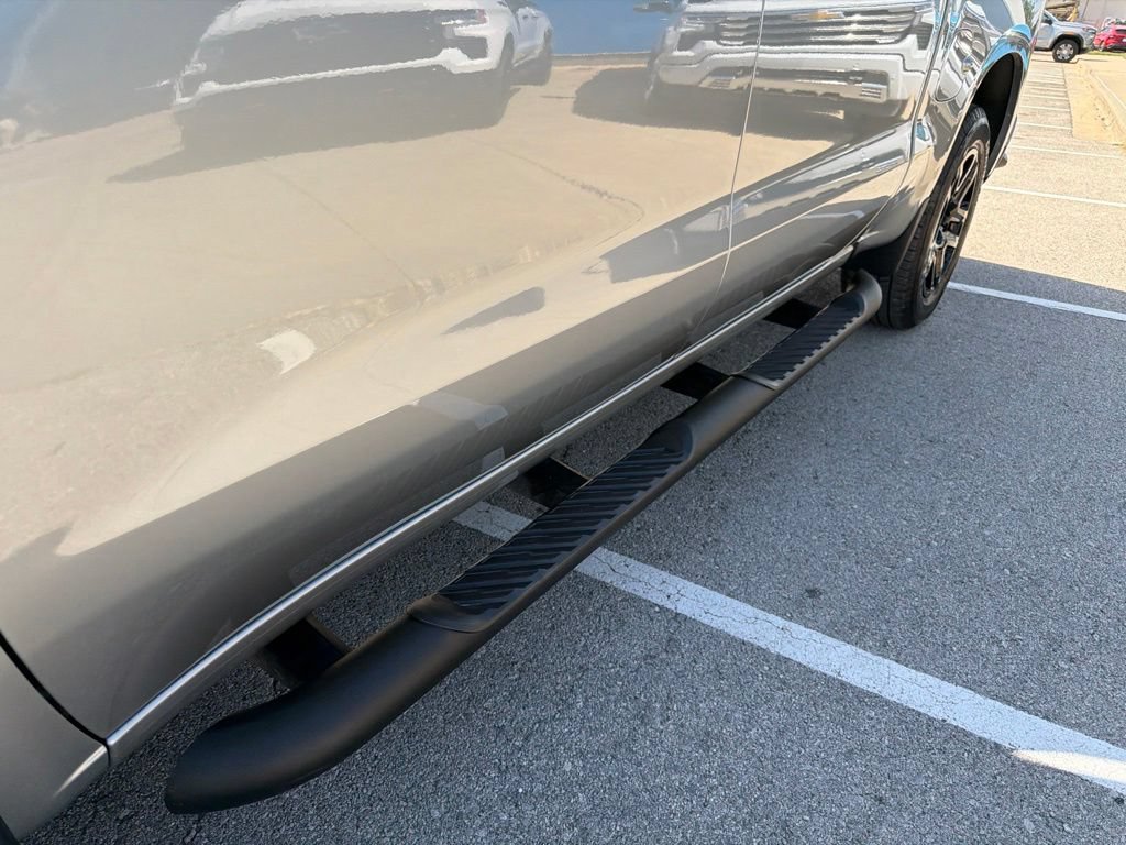 Used 2025 Chevrolet Silverado 1500 Custom AWD/4WD image 10