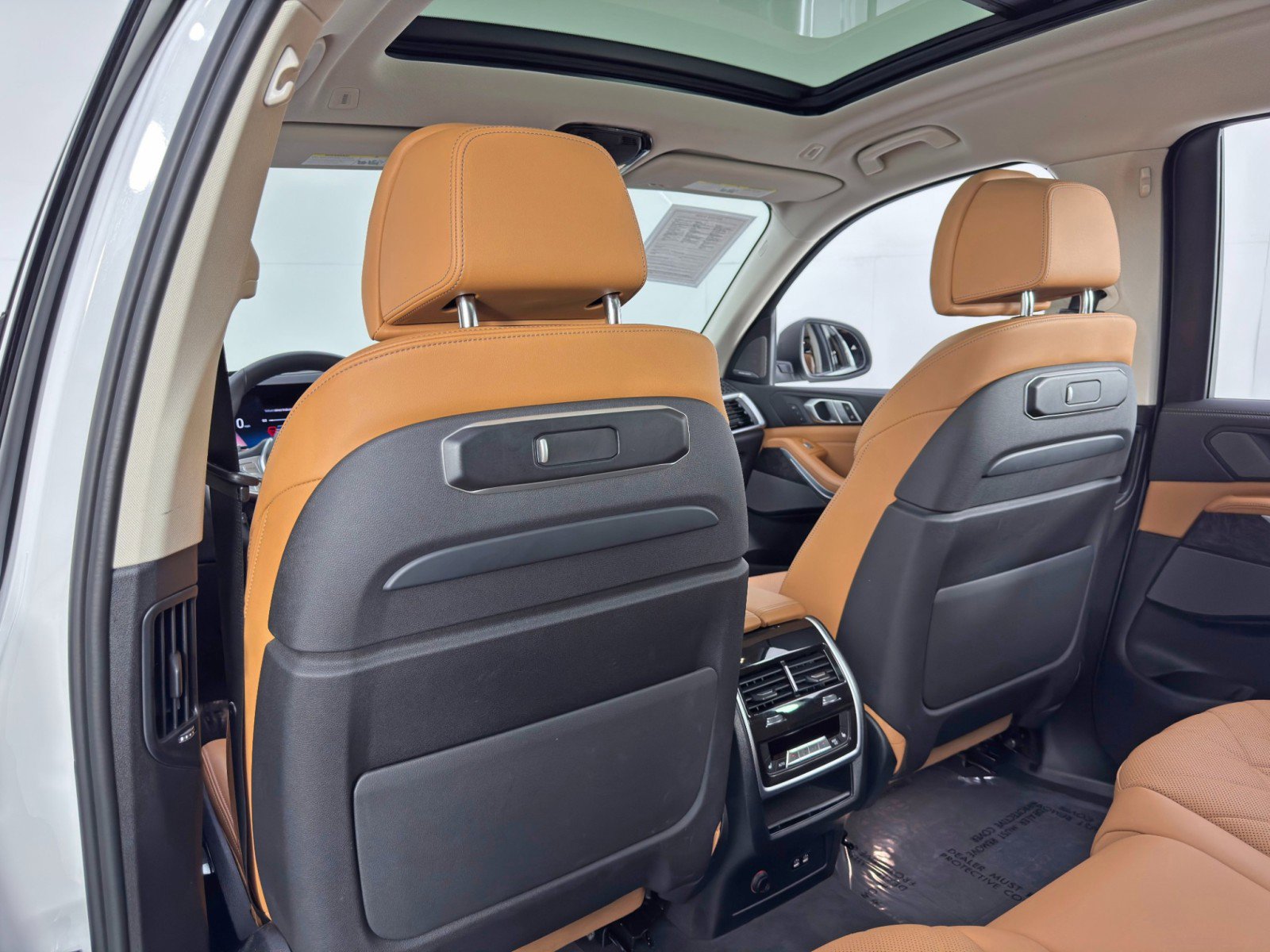 Used 2023 BMW X7 xDrive40i w/ Premium Package image 38