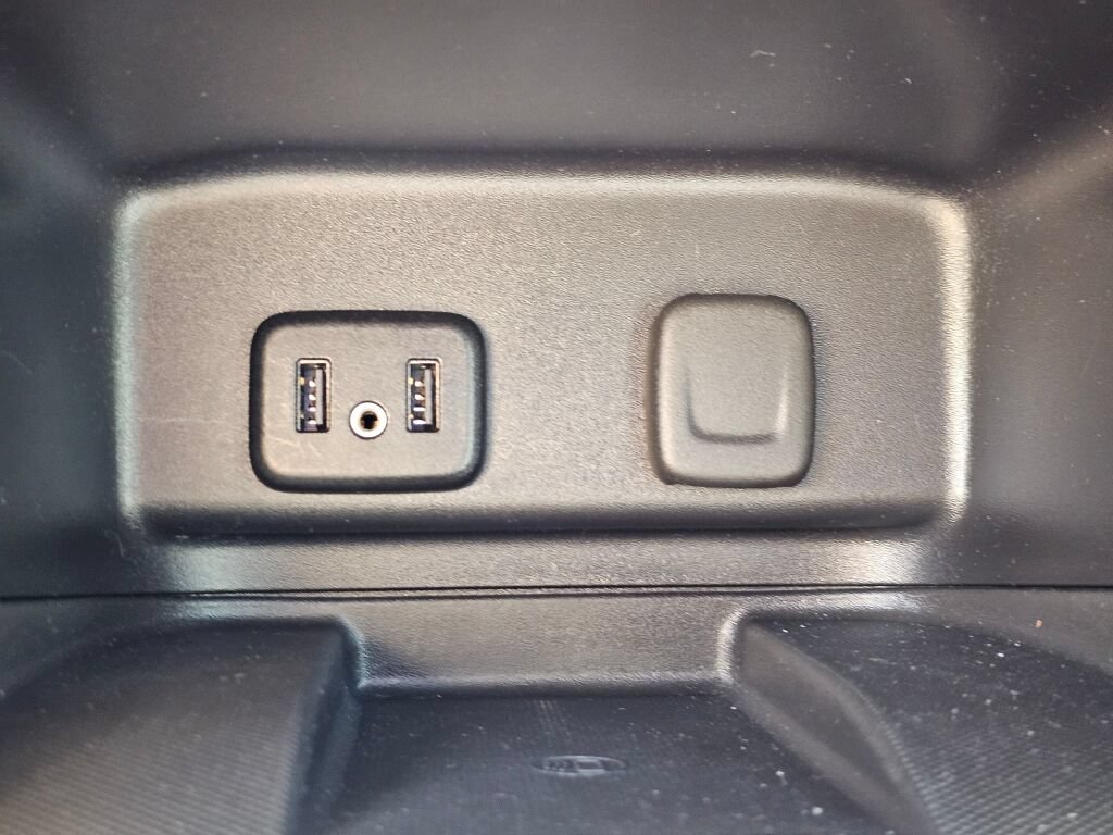 Used 2018 Chevrolet Equinox Premier AWD/4WD image 29