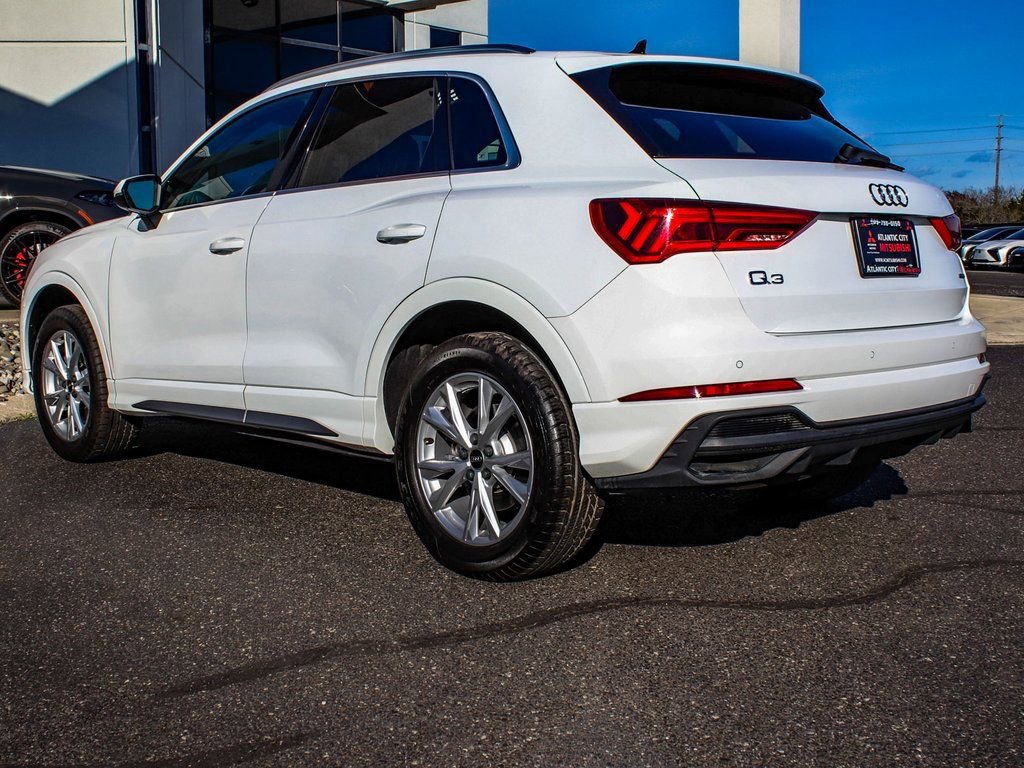 Used 2023 Audi Q3 2.0T Premium image 4