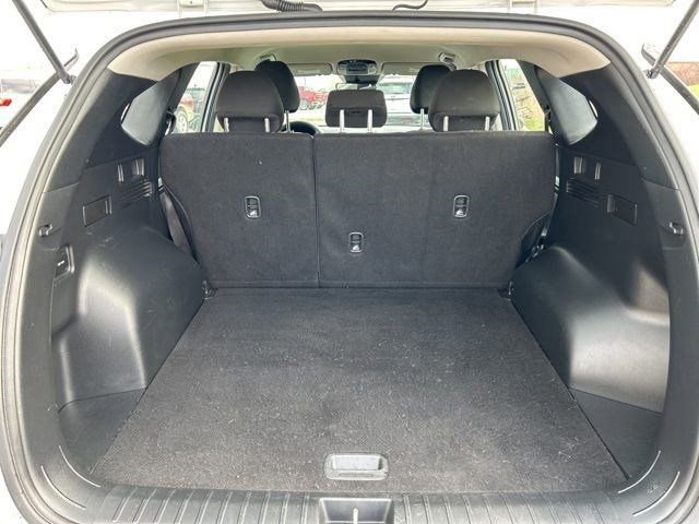 Used 2022 Hyundai Tucson SE image 32