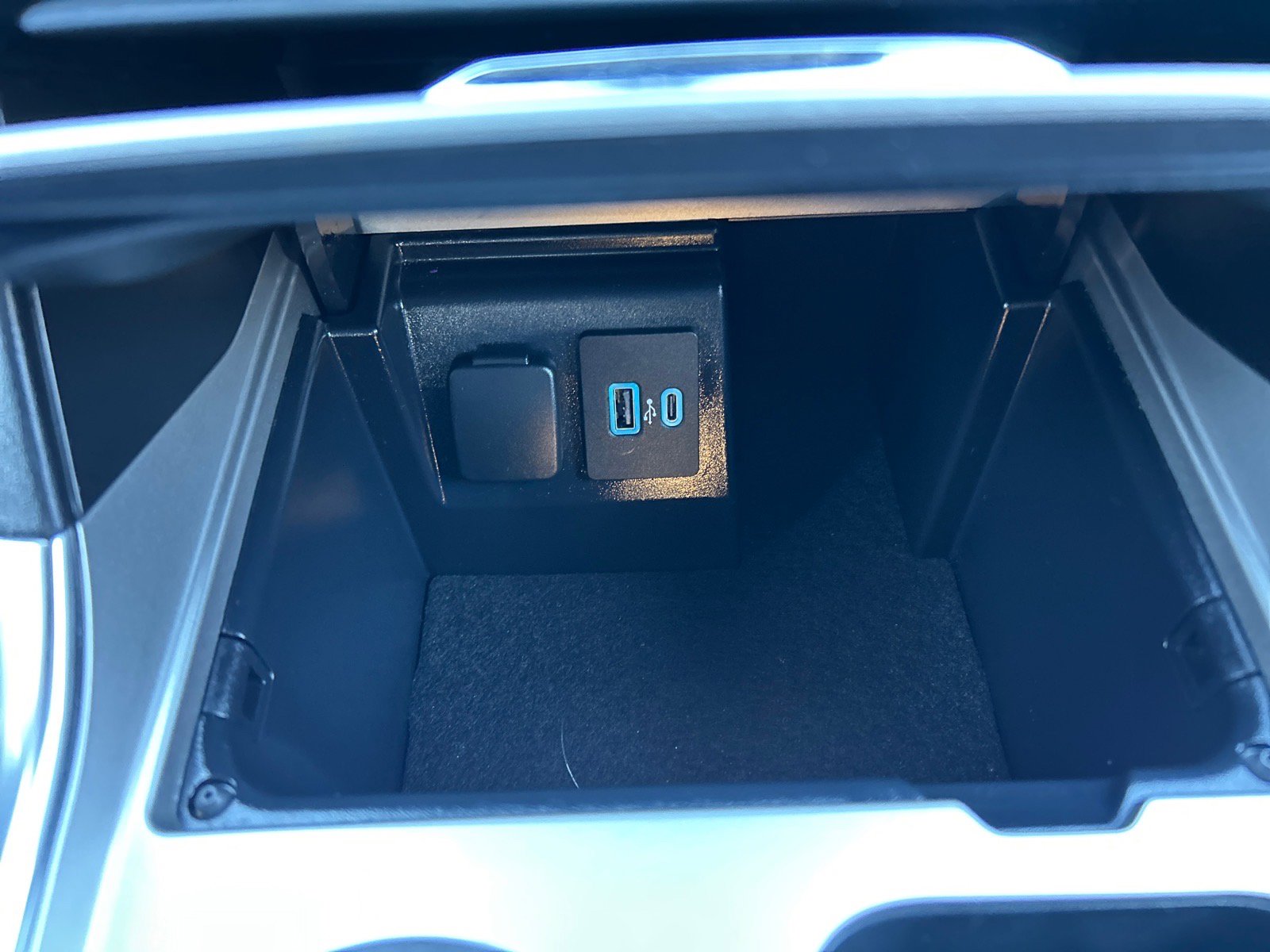 Certified 2023 Ford Explorer Limited image 33