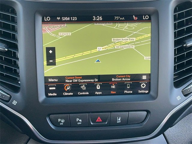 Used 2023 Jeep Cherokee Altitude Lux image 20
