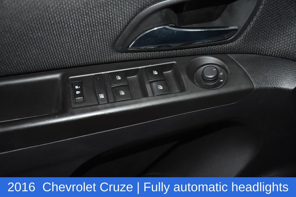 Used 2016 Chevrolet Cruze LT FWD image 22