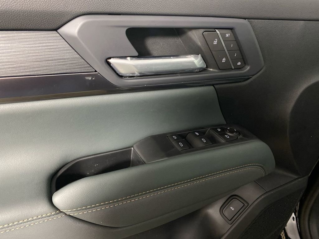 Used 2026 GMC Terrain AT4 w/ Convenience Package III image 13