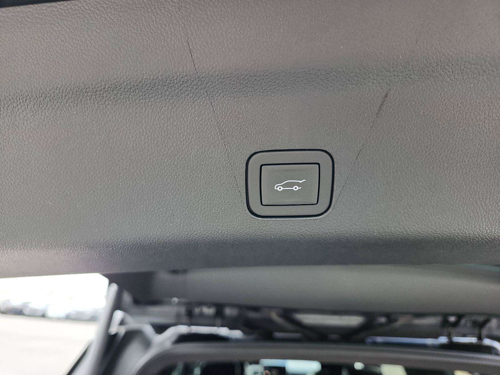 New 2026 GMC Yukon XL AT4 Ultimate AWD/4WD image 9