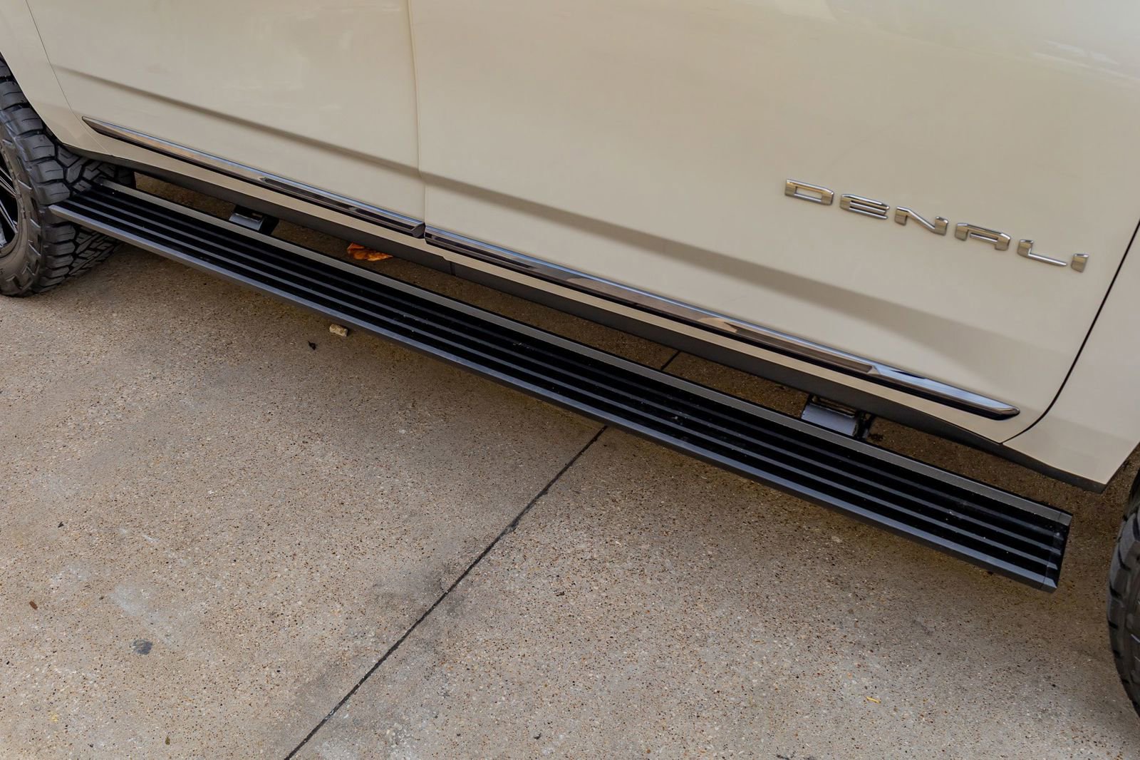 Used 2024 GMC Yukon XL Denali Ultimate image 13