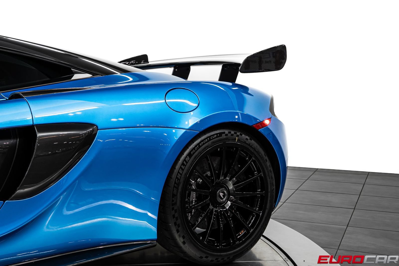 Used 2020 McLaren 620R RWD image 23