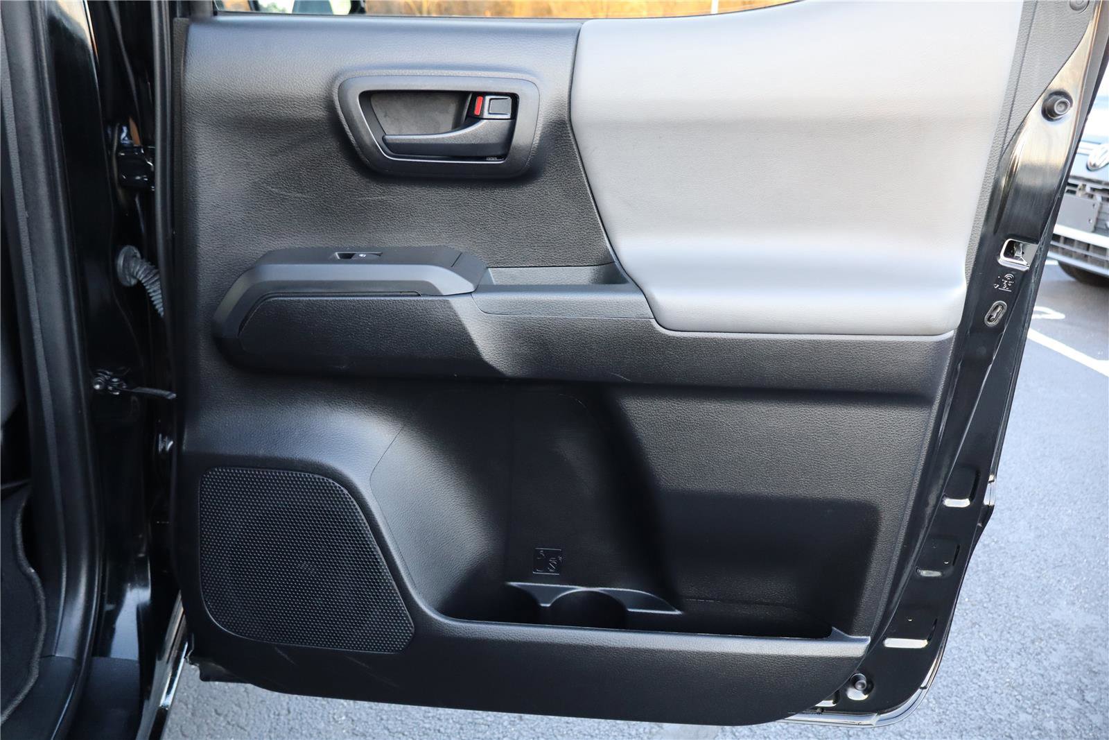Used 2022 Toyota Tacoma SR image 29