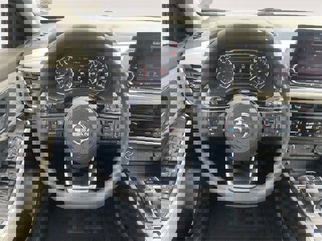 Used 2023 Nissan Rogue SV image 12