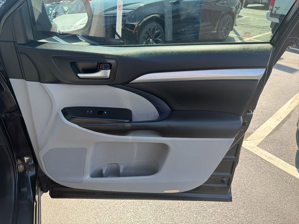 Certified 2018 Toyota Highlander XLE image 8