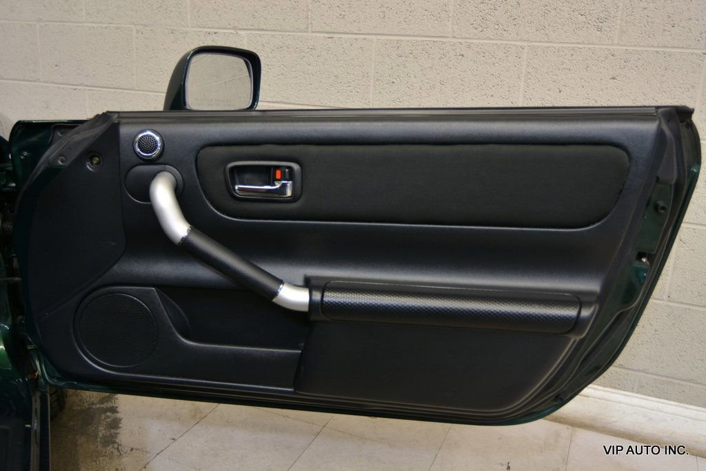 Used 2003 Toyota MR2 image 14