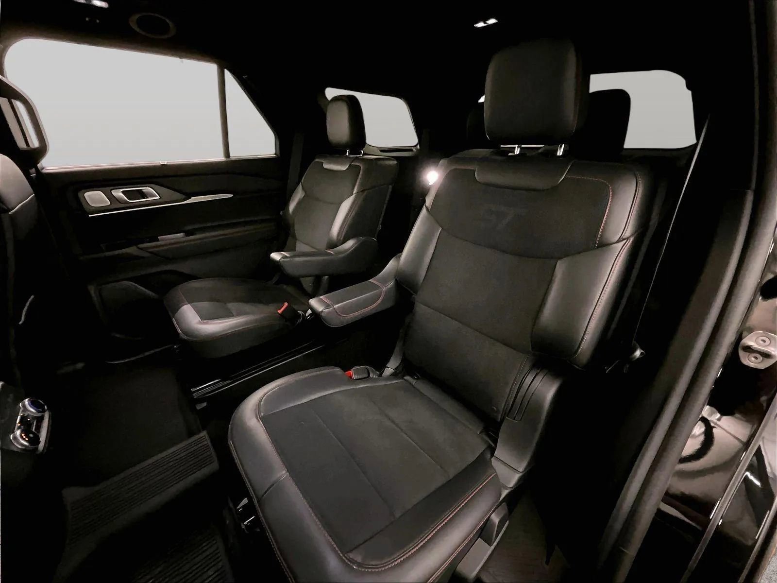 Used 2025 Ford Explorer ST AWD/4WD image 25