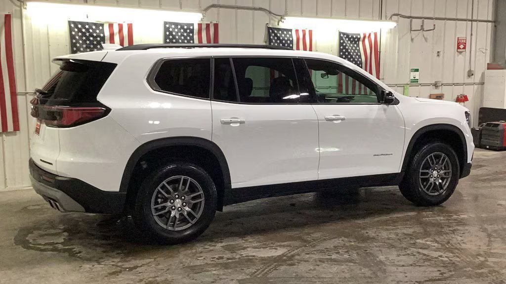 Used 2025 GMC Acadia Elevation AWD/4WD image 5