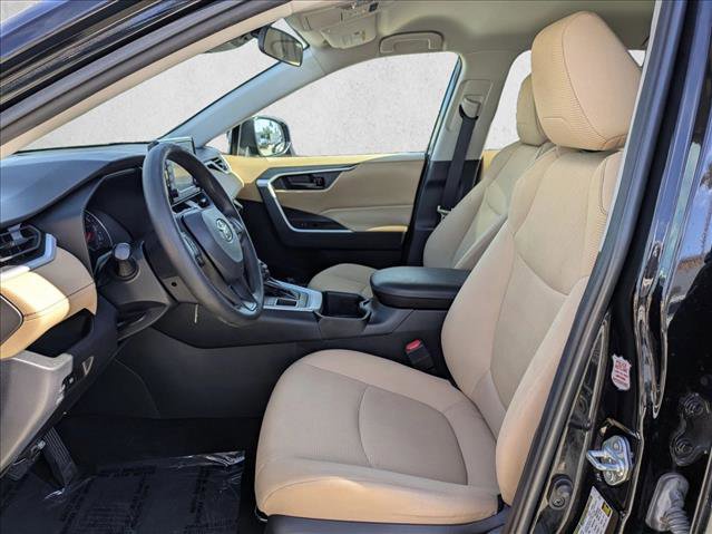 Used 2022 Toyota RAV4 LE image 15