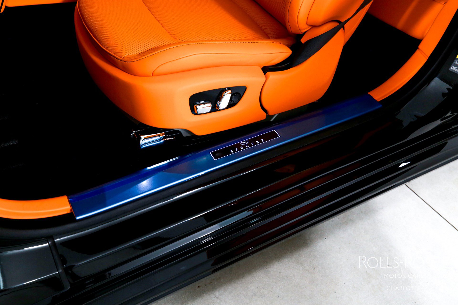 New 2025 Rolls-Royce Spectre Black Badge w/ Spectre Enhancement Package AWD/4WD image 19