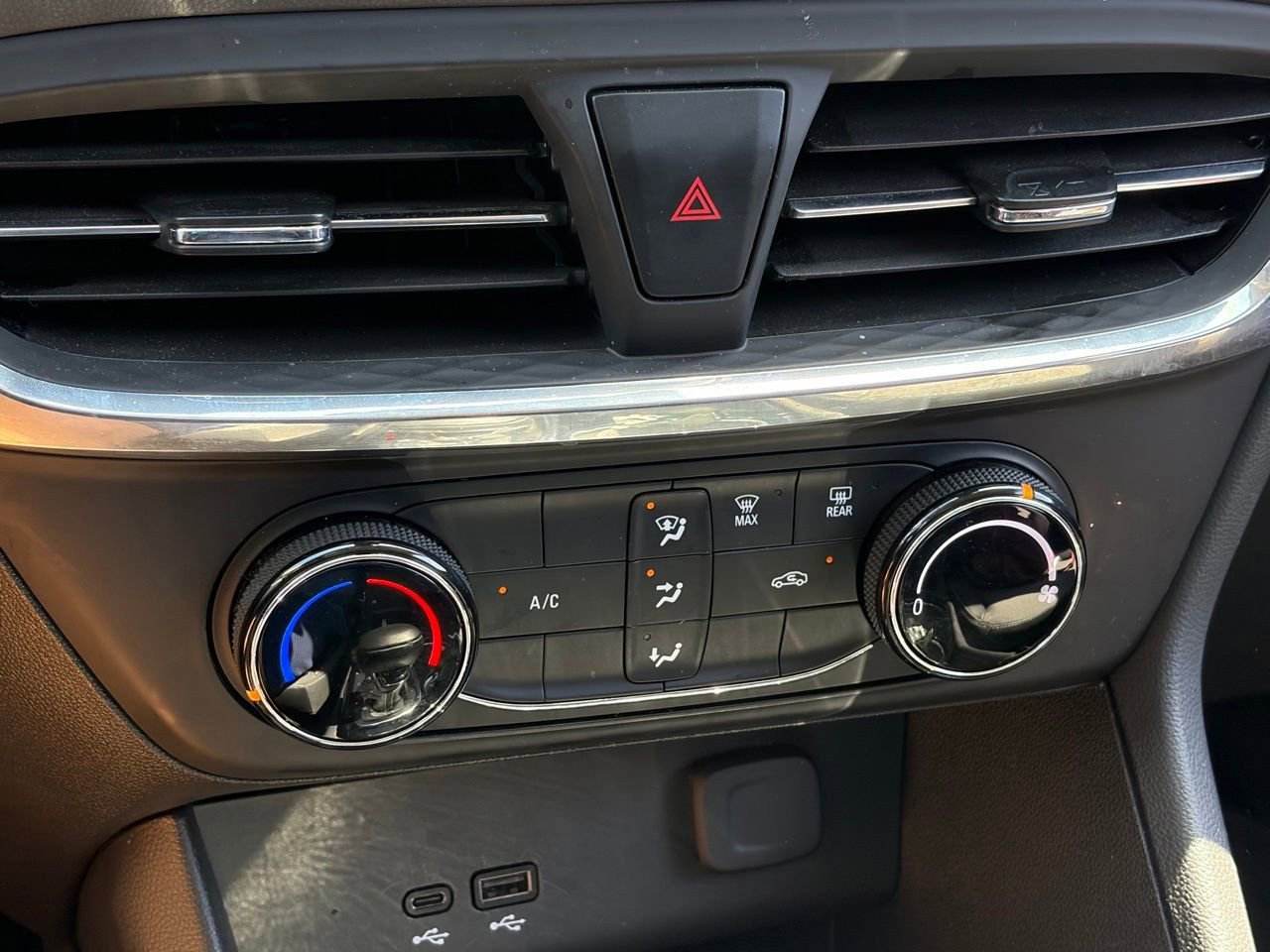 Used 2025 Buick Encore GX Preferred FWD image 10