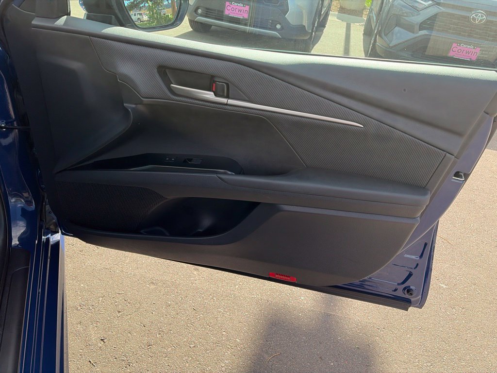 Used 2025 Toyota Camry SE FWD image 10