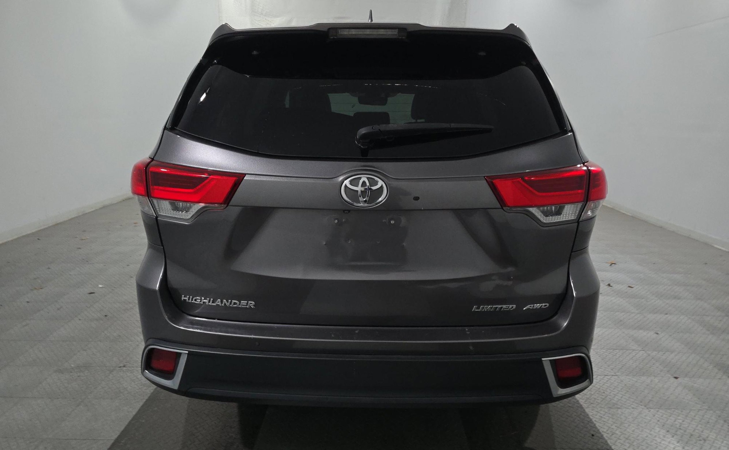 Used 2018 Toyota Highlander Limited Platinum image 5