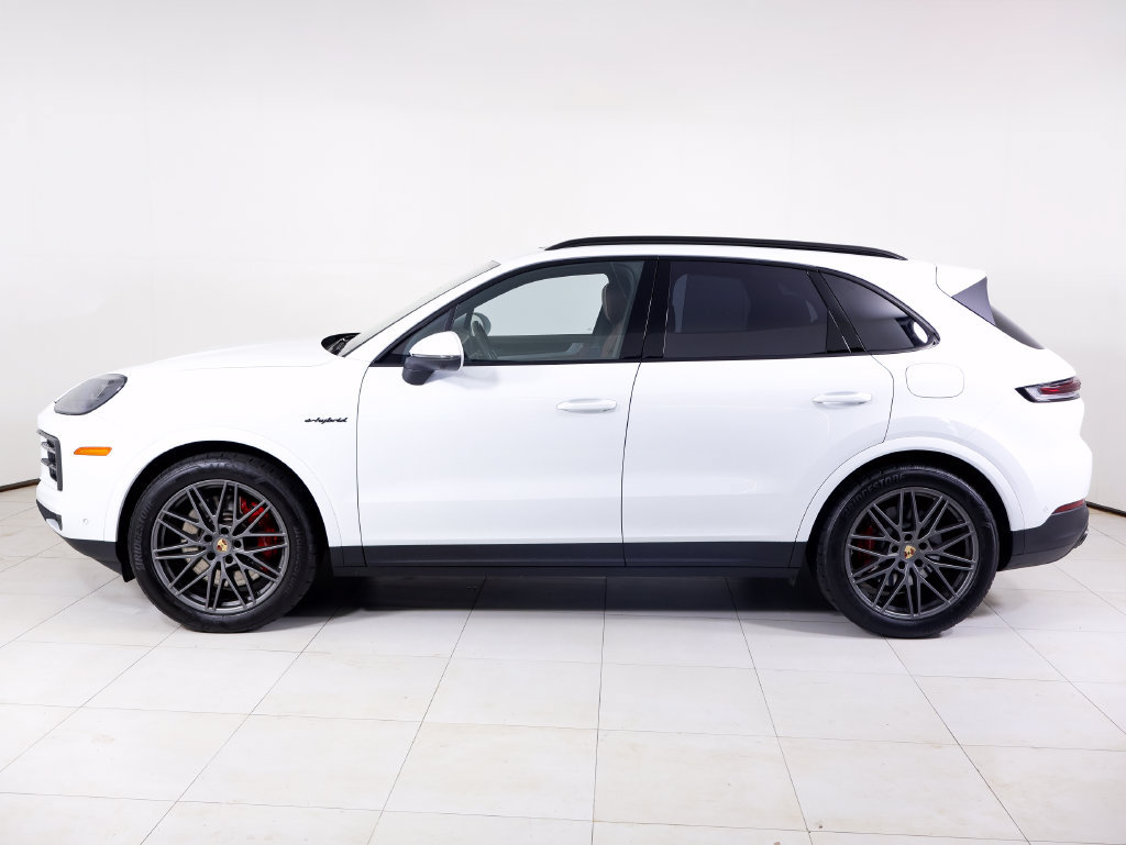 Certified 2026 Porsche Cayenne S AWD/4WD image 2