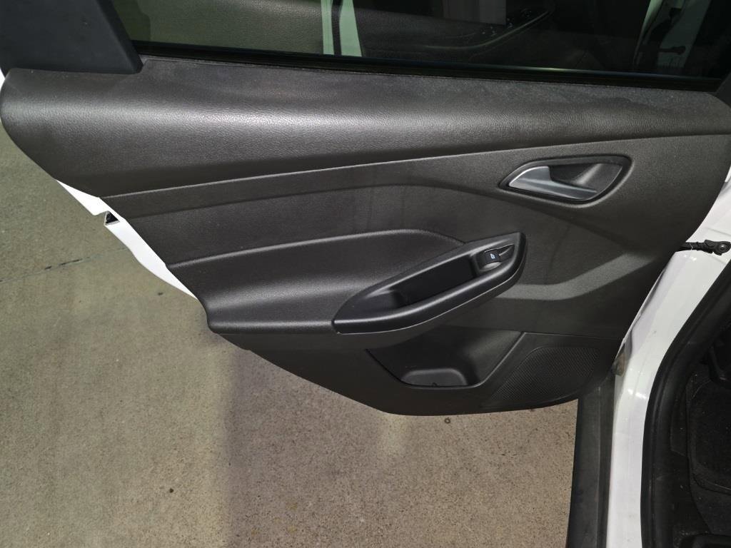 Used 2016 Ford Focus SE w/ Reverse Sensing Package image 21