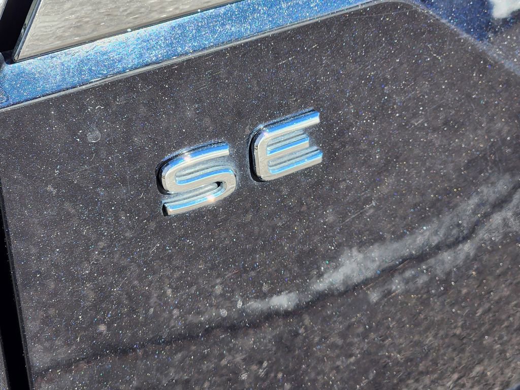 Used 2025 Volkswagen Atlas SE image 30