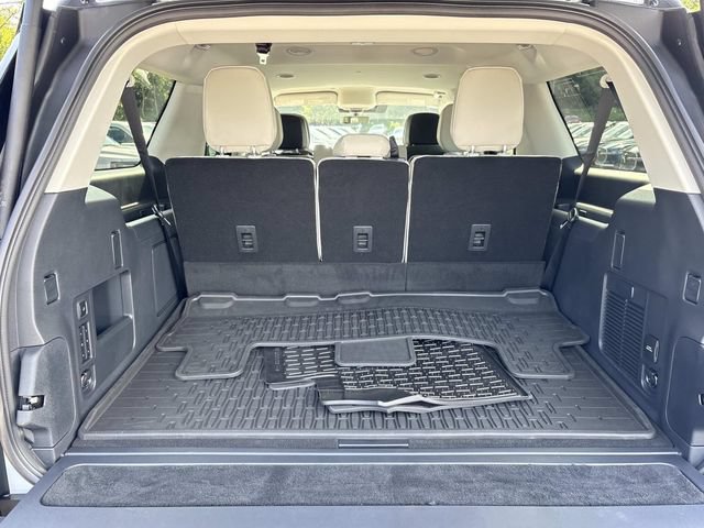 New 2026 Lincoln Navigator L Premier AWD/4WD image 12