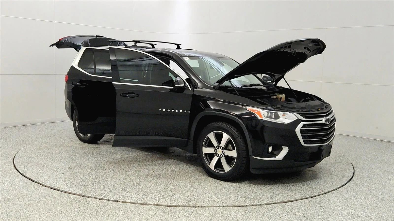 Used 2018 Chevrolet Traverse LT image 9