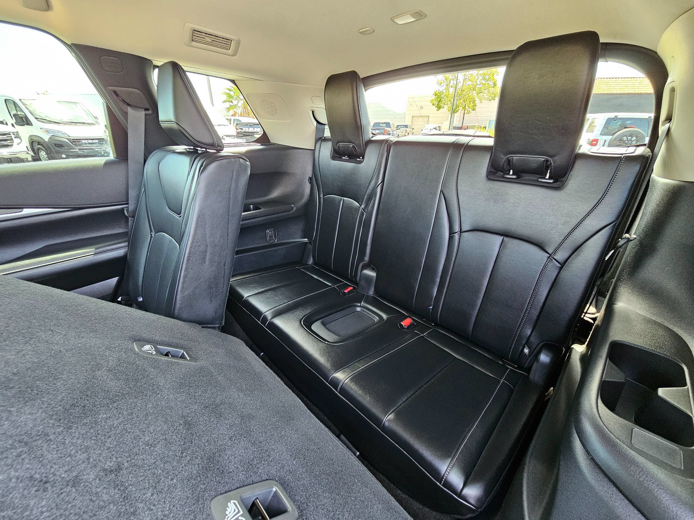 Used 2026 INFINITI QX60 Pure w/ Cargo Package AWD/4WD image 21