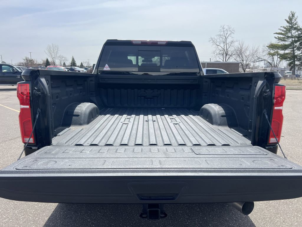 Used 2025 Chevrolet Silverado 3500 LT w/ Trail Boss Package AWD/4WD image 9