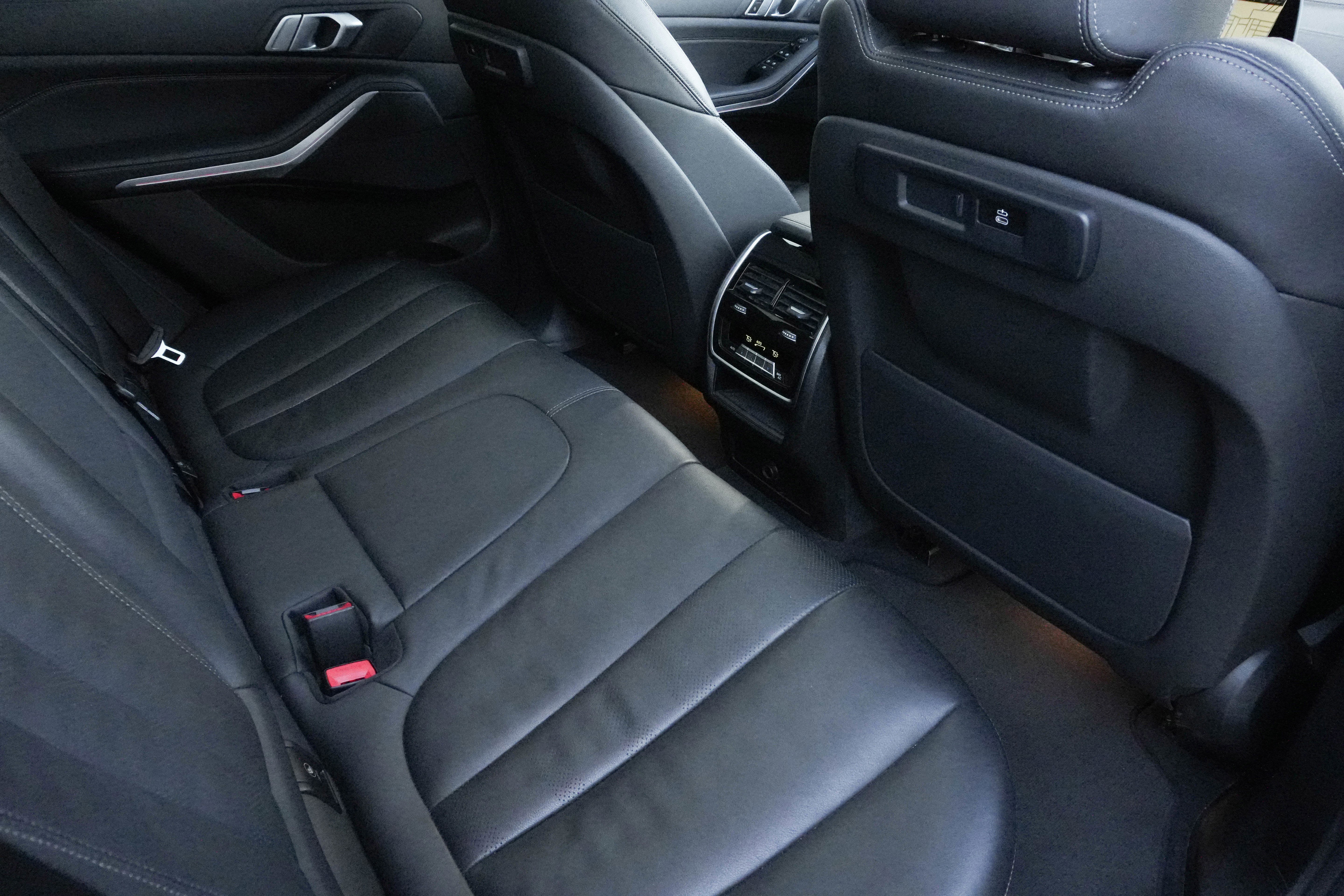 Used 2022 BMW X5 xDrive40i w/ M Sport Package image 33