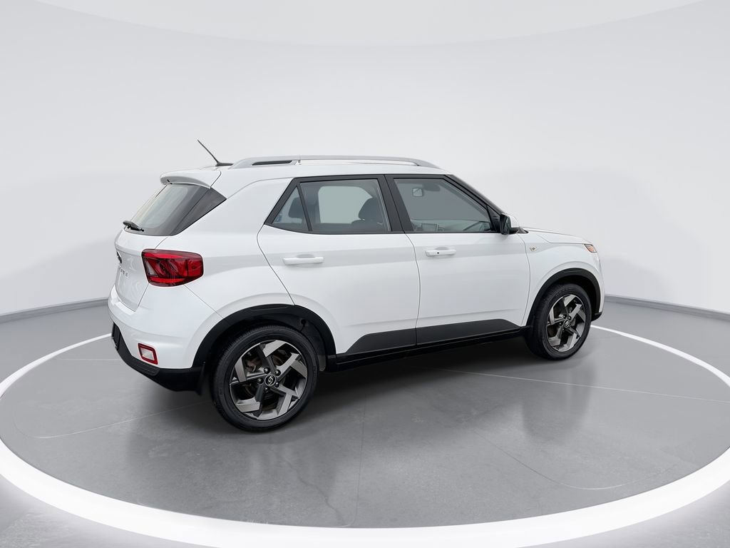 Used 2024 Hyundai Venue SEL image 8