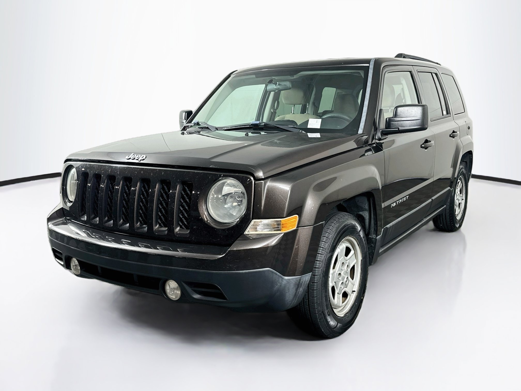 Used 2014 Jeep Patriot Sport w/ Power Value Group FWD image 3