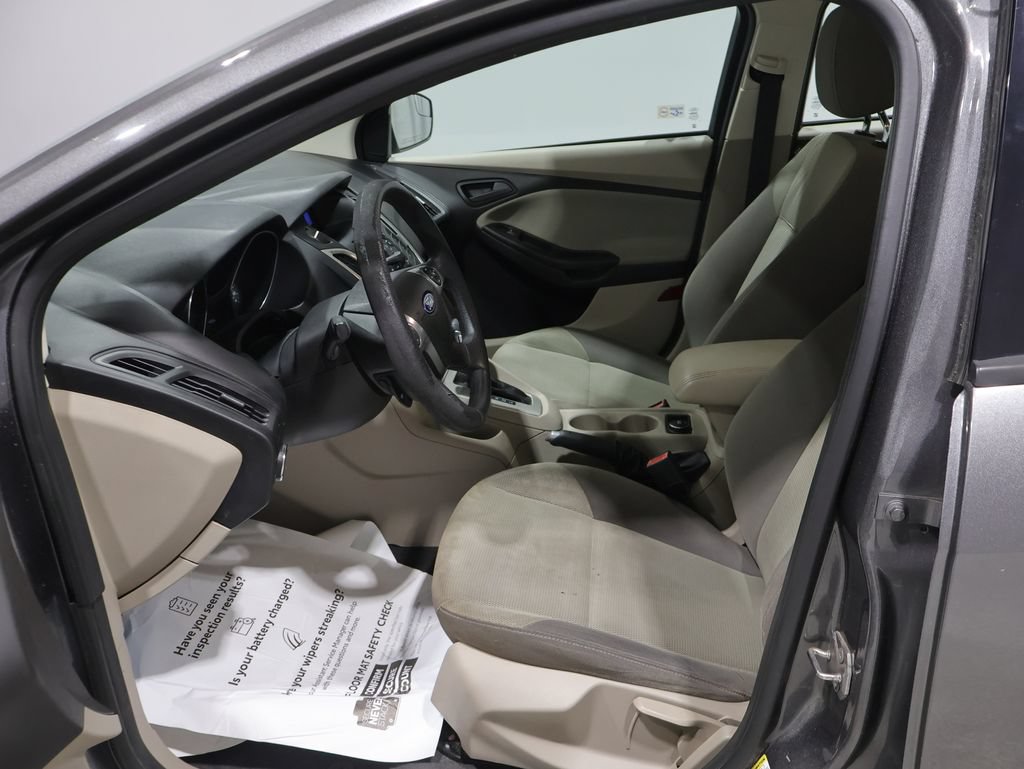 Used 2012 Ford Focus SE FWD image 16