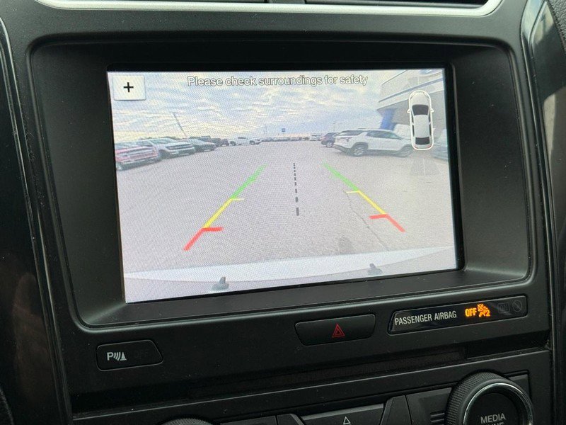 Used 2017 Ford Explorer XLT w/ Equipment Group 202A image 18