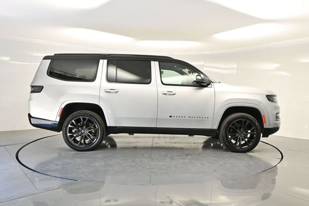 Used 2024 Jeep Grand Wagoneer Series II Obsidian w/ Quick Order Packagew 28T AWD/4WD image 5