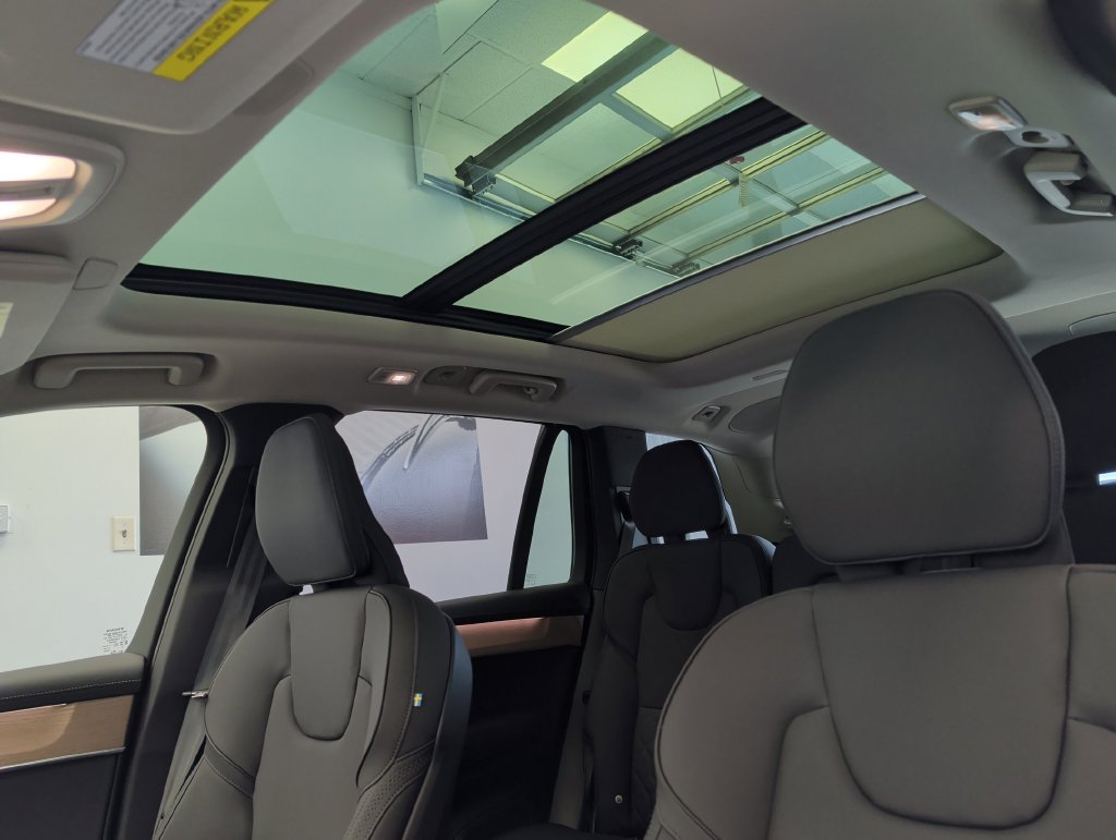 New 2026 Volvo XC90 B6 Plus w/ Protection Package Premier AWD/4WD image 25