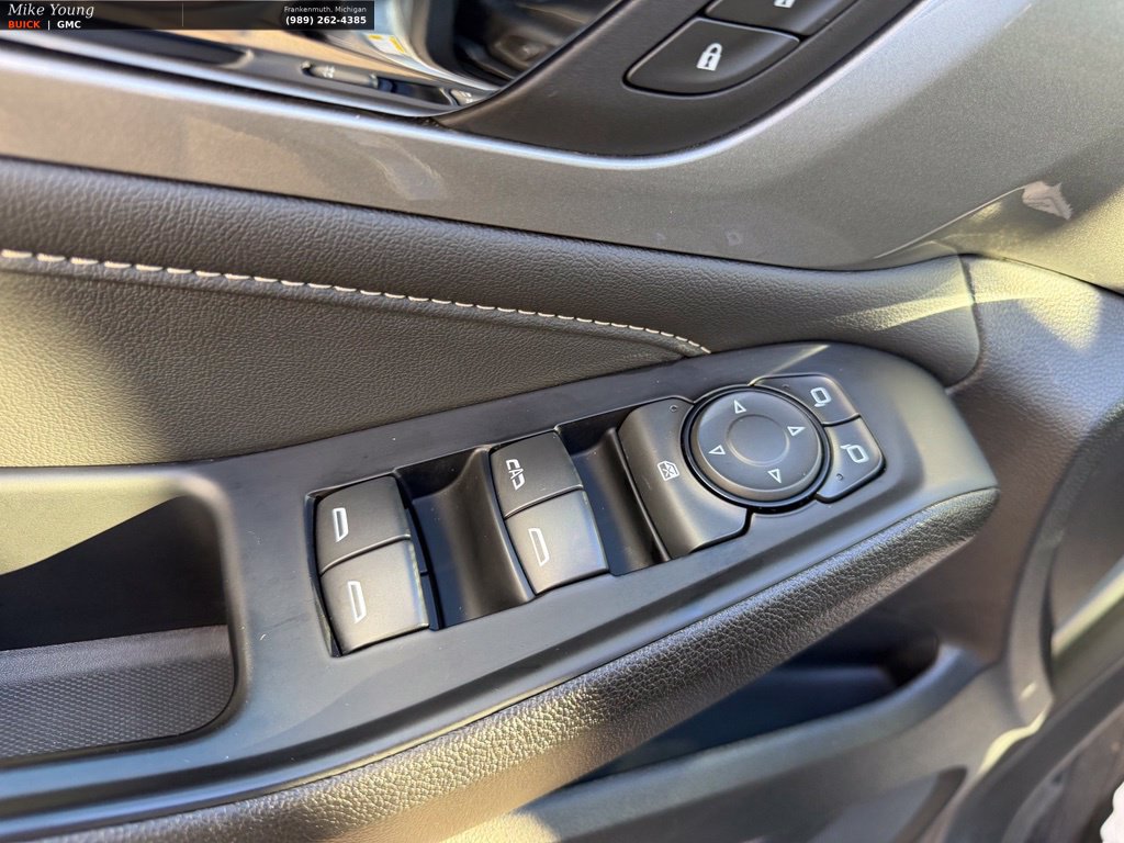 Used 2023 Chevrolet Traverse LT w/ LPO, Floor Liner Package FWD image 18