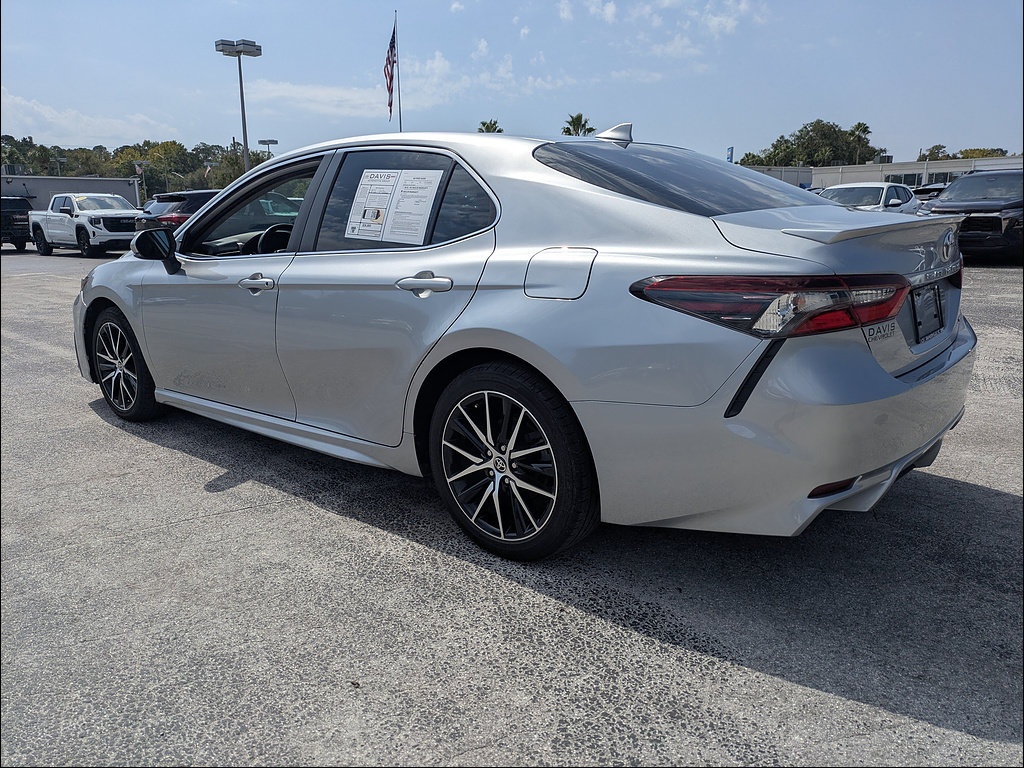 Used 2022 Toyota Camry SE w/ Audio Upgrade Package FWD image 7