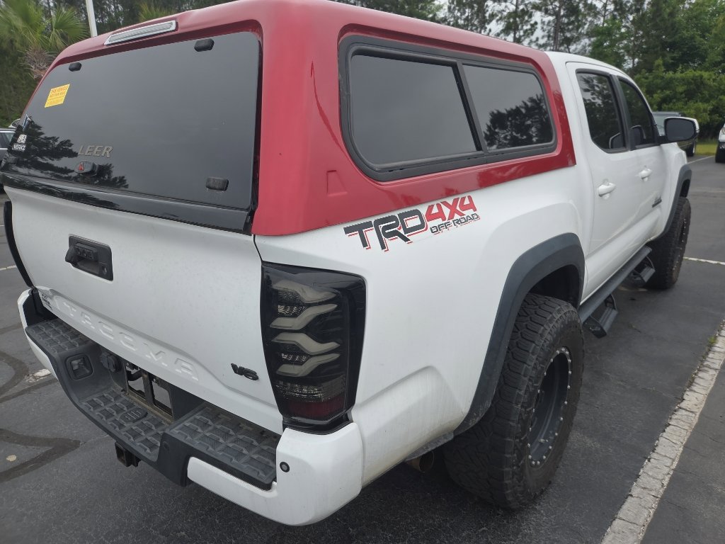 Used 2017 Toyota Tacoma TRD Off-Road AWD/4WD image 6