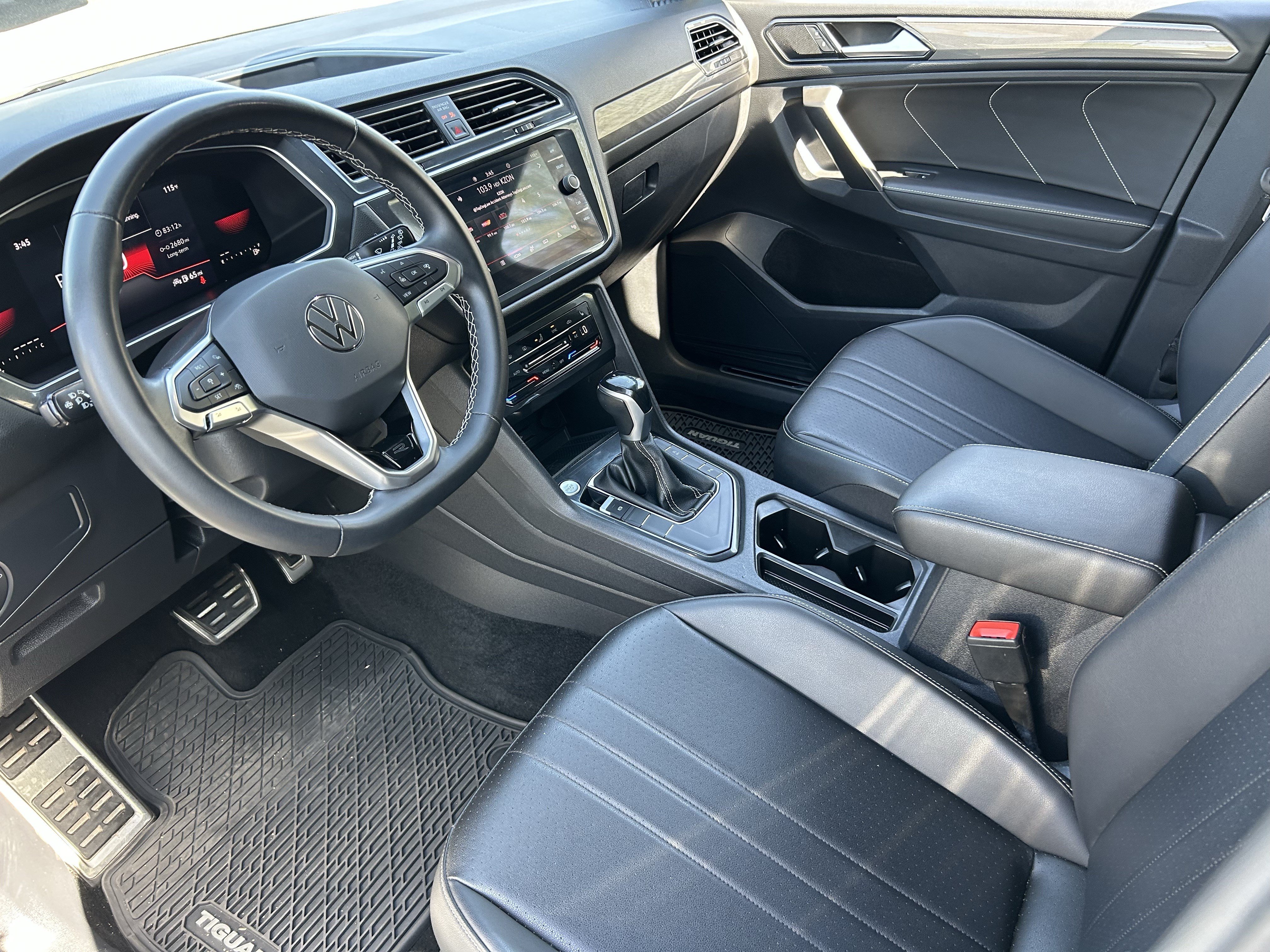 Used 2023 Volkswagen Tiguan SE R-Line FWD image 16